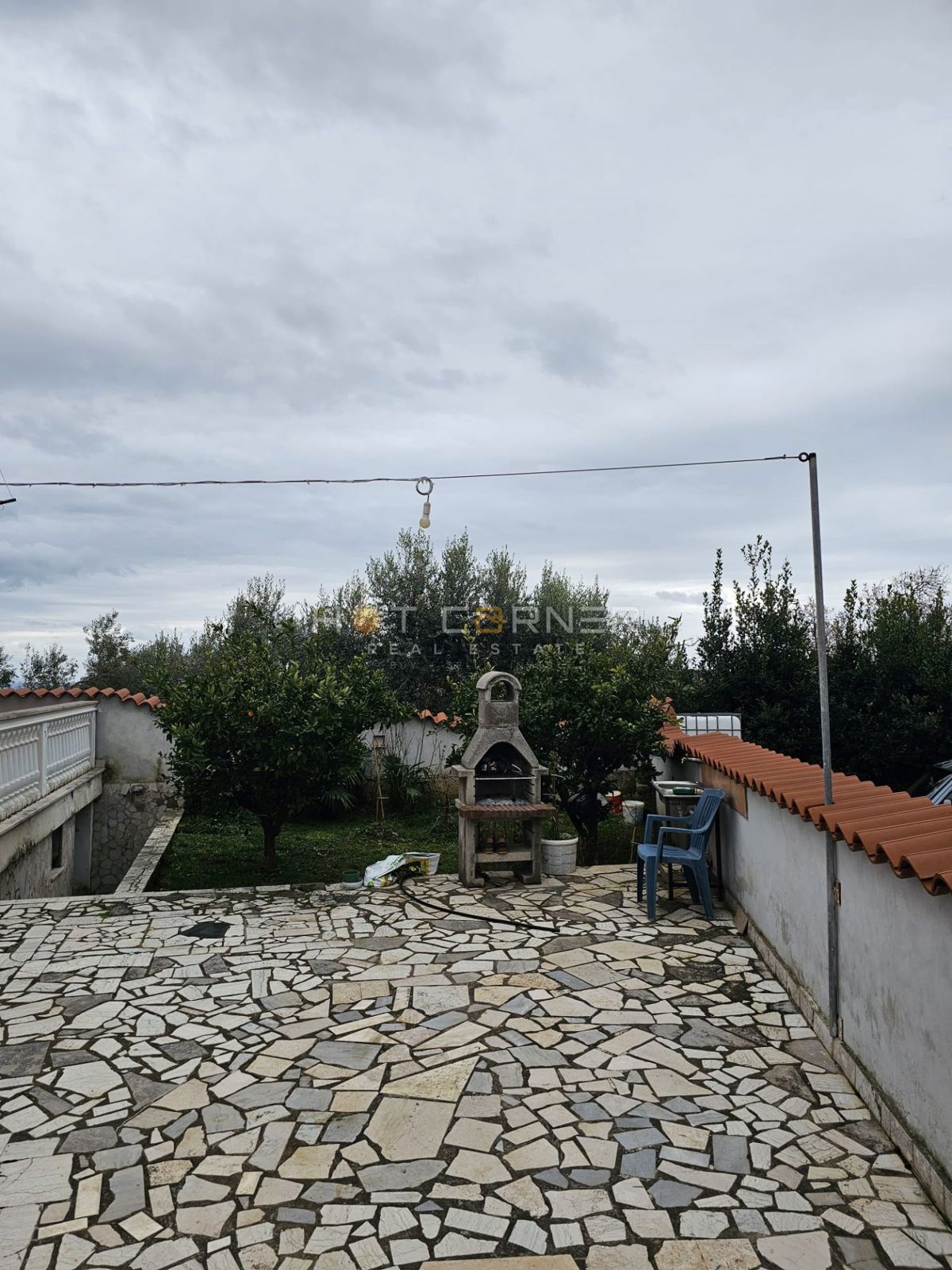 Casa con Tre Appartamenti e Vista Mare – Ližnjan