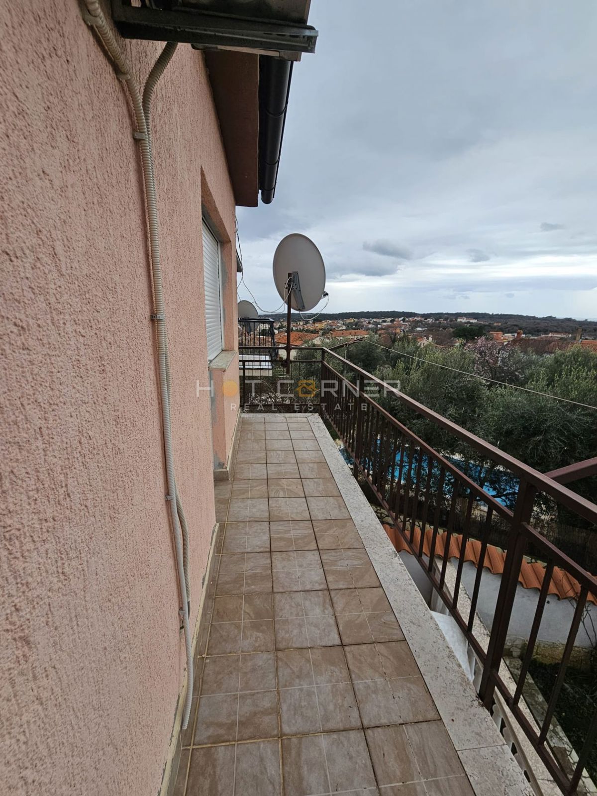Casa con Tre Appartamenti e Vista Mare – Ližnjan