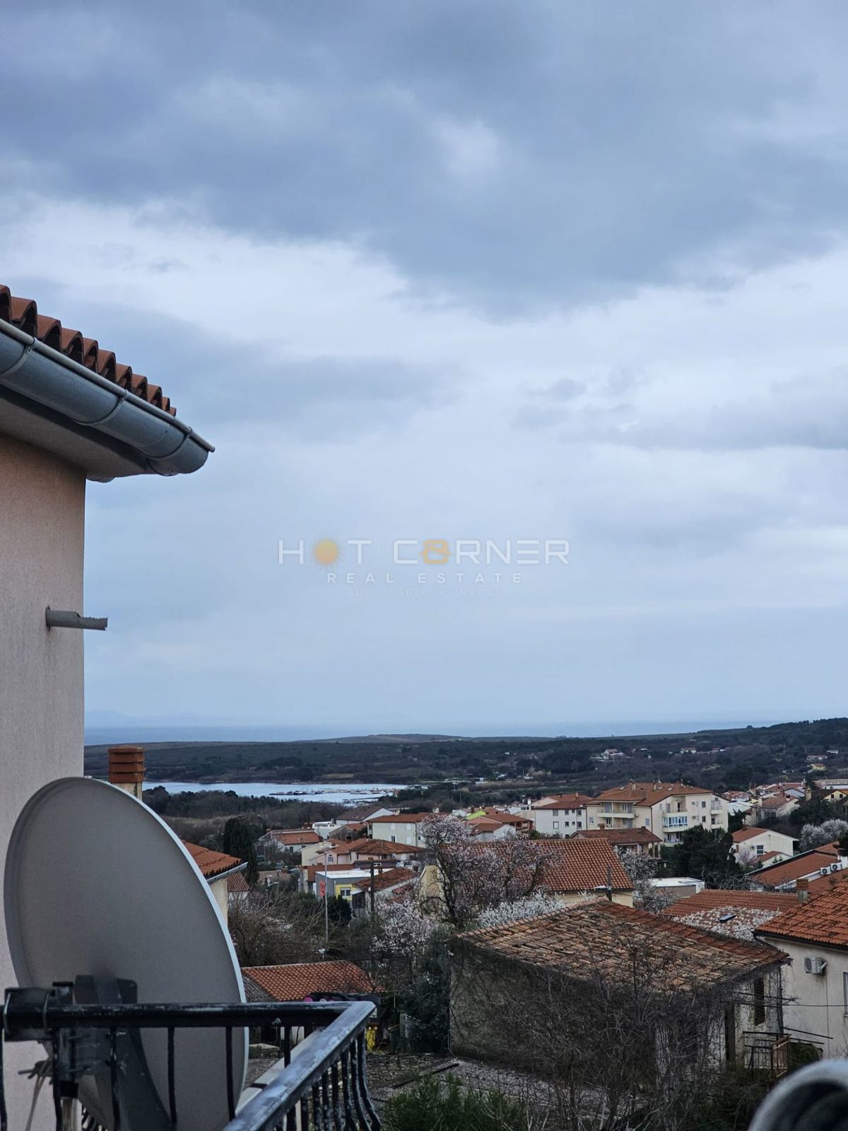 Casa con Tre Appartamenti e Vista Mare – Ližnjan