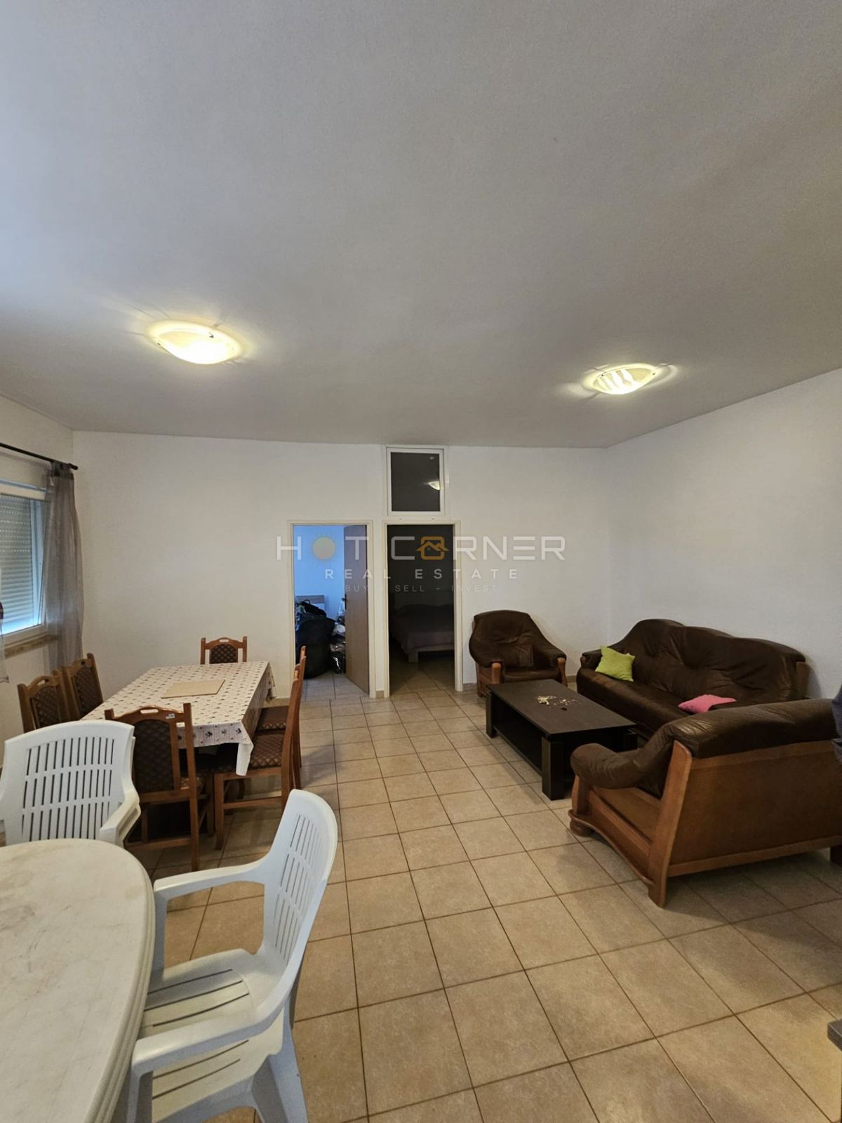 Casa con Tre Appartamenti e Vista Mare – Ližnjan