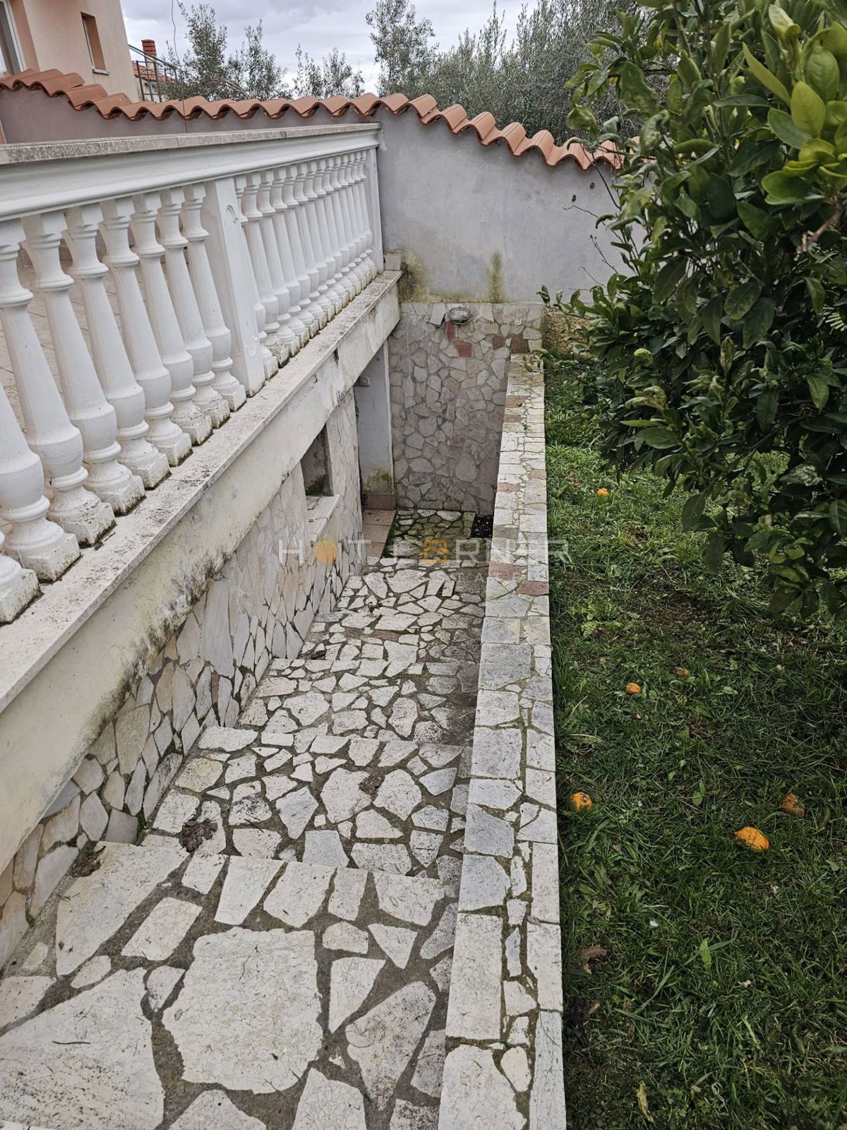 Casa con Tre Appartamenti e Vista Mare – Ližnjan
