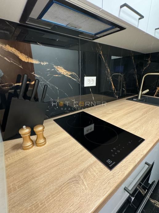 POLA - CENTRO STORICO | APPARTAMENTO MONOLOCALE DI LUSSO CON TERRAZZA | 28 m²