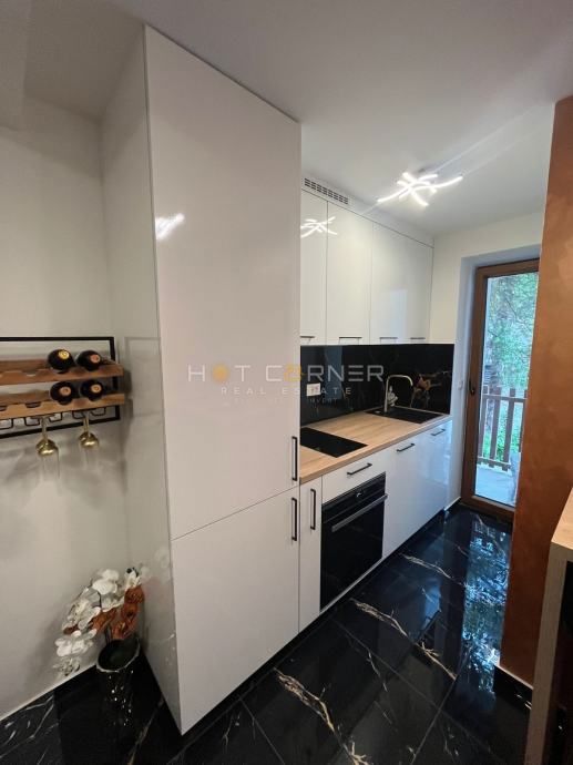 POLA - CENTRO STORICO | APPARTAMENTO MONOLOCALE DI LUSSO CON TERRAZZA | 28 m²