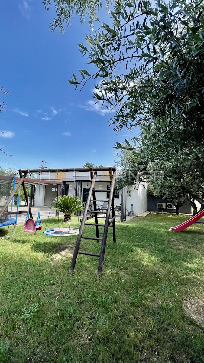 GRANDE OPPORTUNITÀ! Villa con piscina e giardino, Svetvinčenat