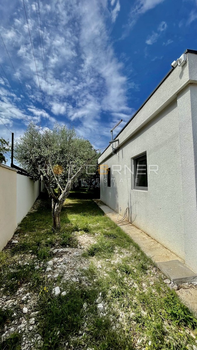 GRANDE OPPORTUNITÀ! Villa con piscina e giardino, Svetvinčenat