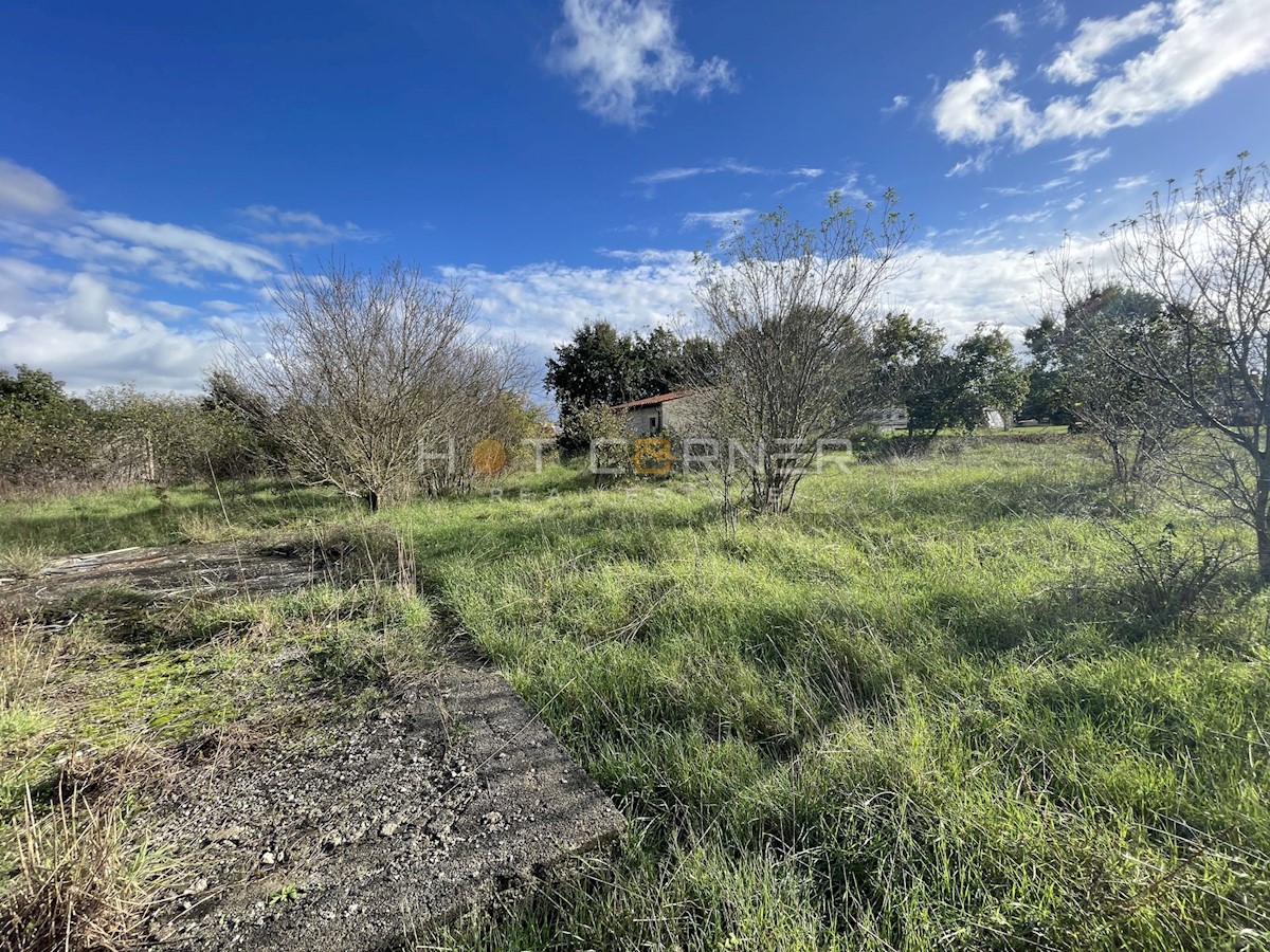 Terreno agricolo Šišan, Ližnjan, 1.500m2