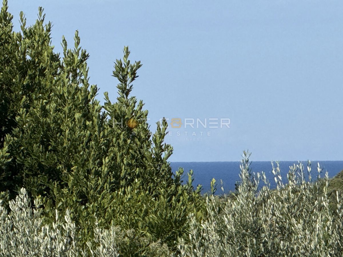 Štinjan, penthouse, 3 camere, ampia terrazza, vista mare, a 3 minuti in auto dalla spiaggia di Puntižela!