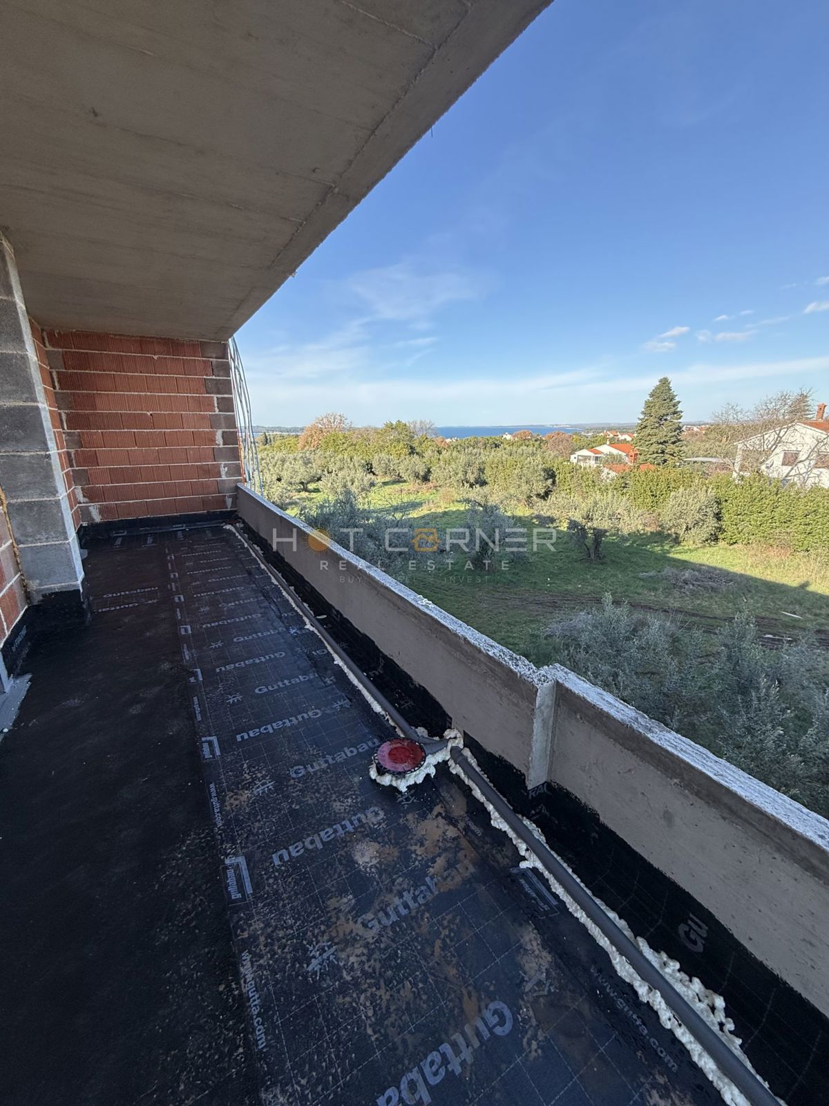 Štinjan, penthouse, 3 camere, ampia terrazza, vista mare, a 3 minuti in auto dalla spiaggia di Puntižela!