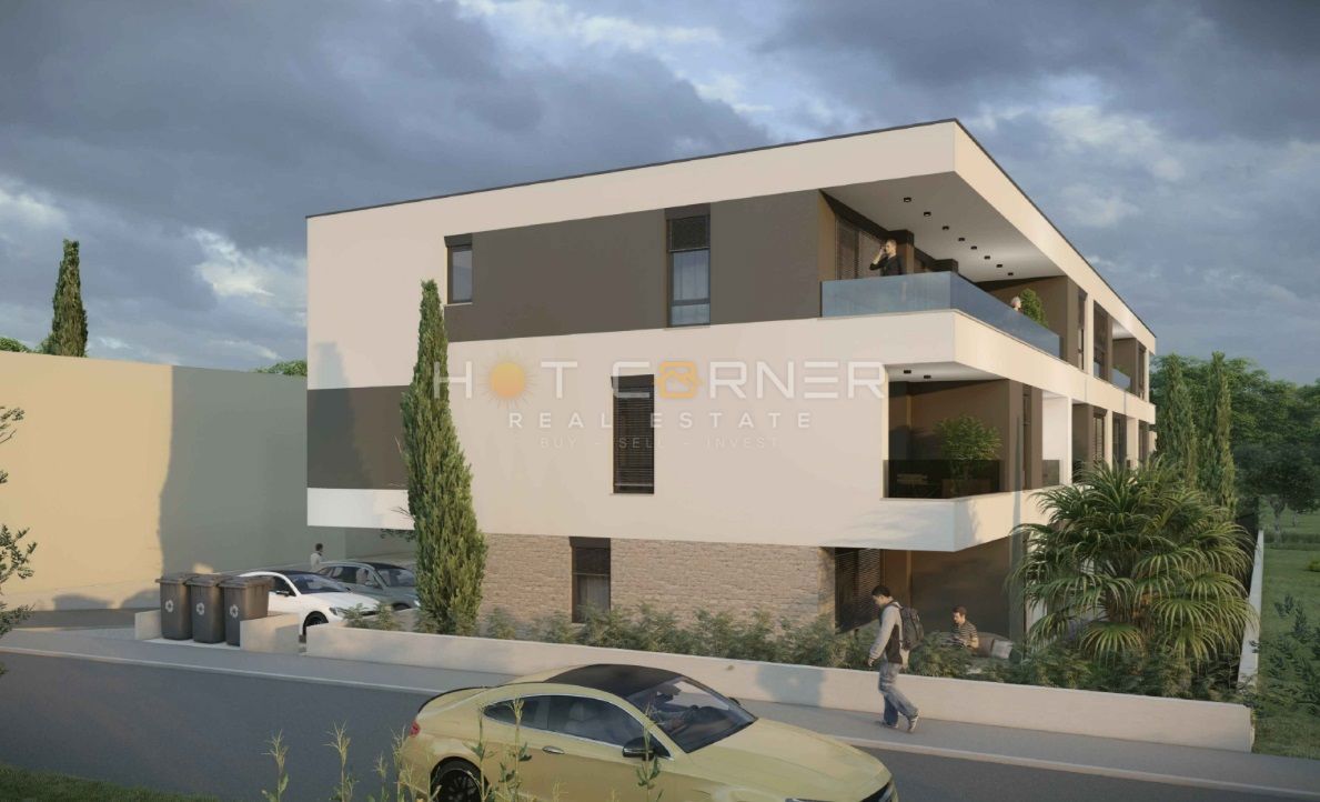 Štinjan, penthouse, 3 camere, ampia terrazza, vista mare, a 3 minuti in auto dalla spiaggia di Puntižela!