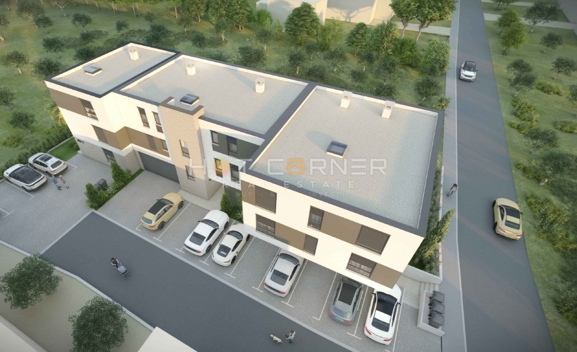 Štinjan, penthouse, 3 camere, ampia terrazza, vista mare, a 3 minuti in auto dalla spiaggia di Puntižela!