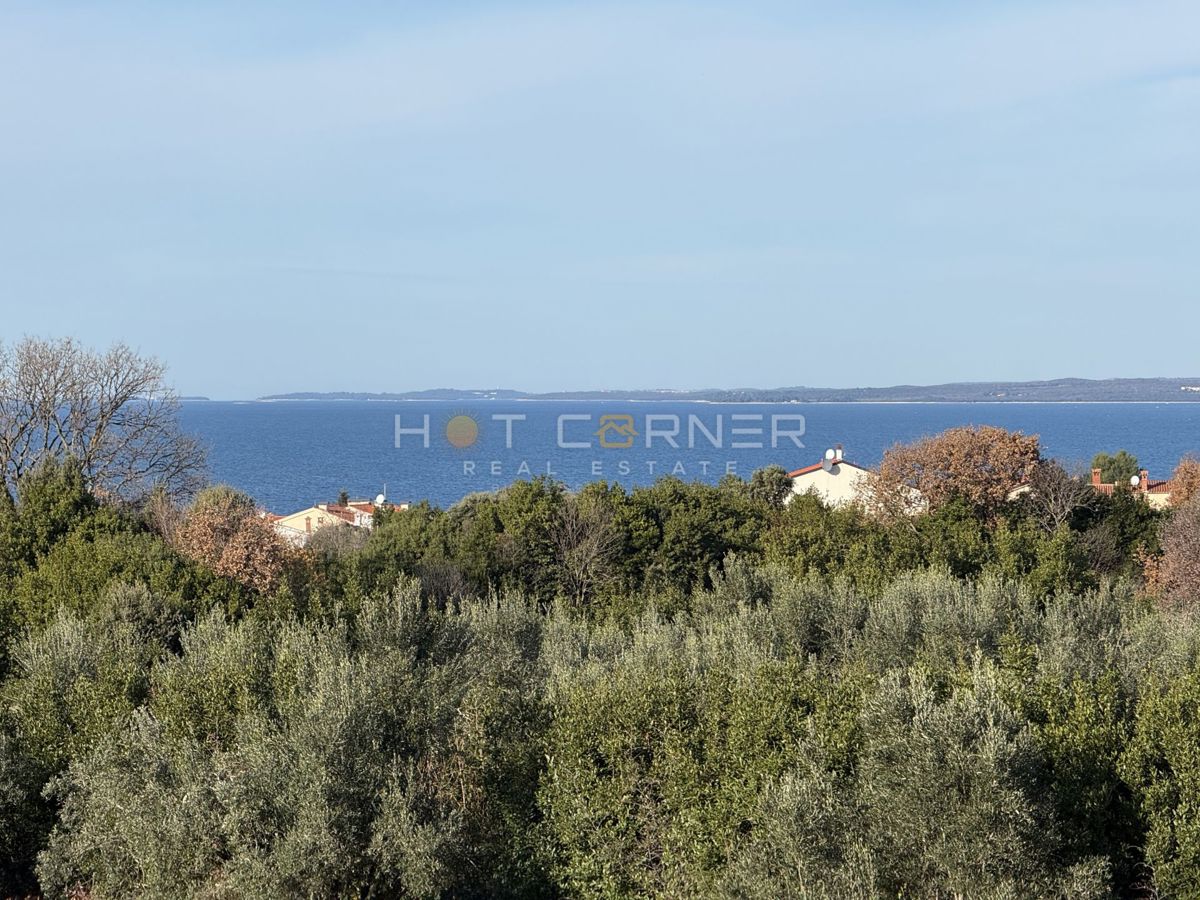 Štinjan, penthouse, 3 camere, ampia terrazza, vista mare, a 3 minuti in auto dalla spiaggia di Puntižela!