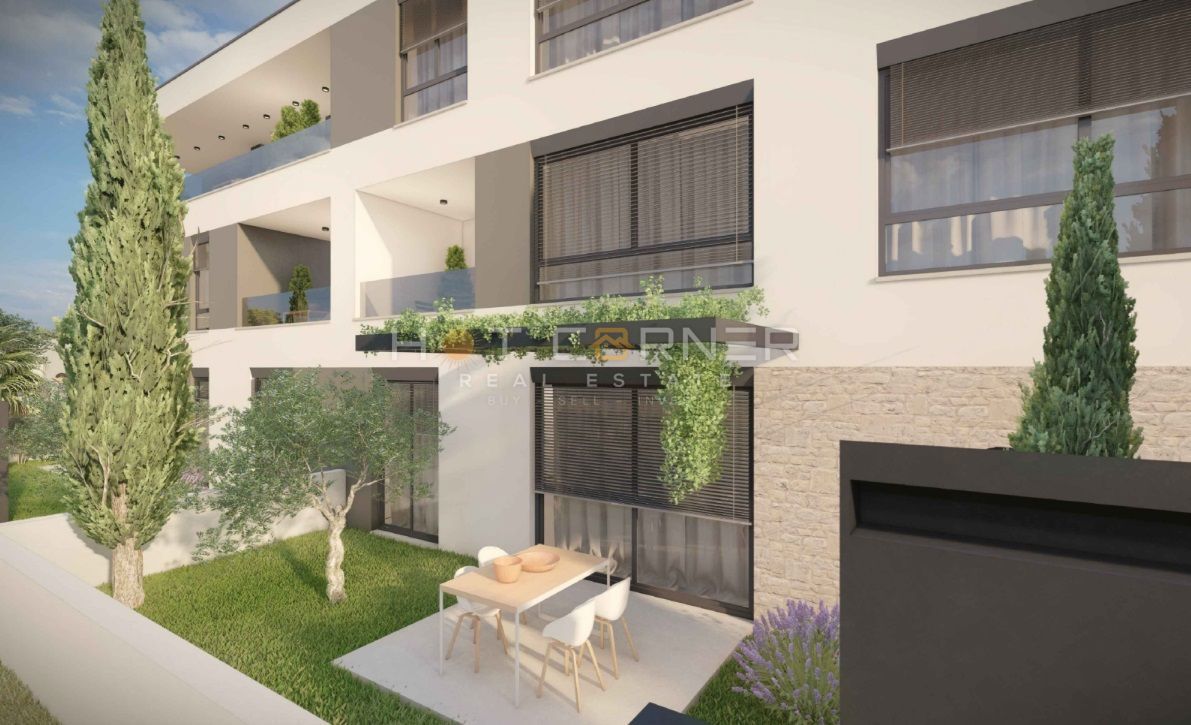 Štinjan, penthouse, 3 camere, ampia terrazza, vista mare, a 3 minuti in auto dalla spiaggia di Puntižela!