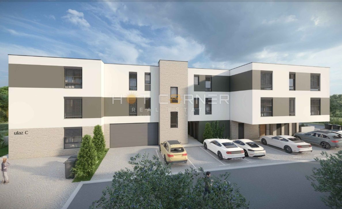 Štinjan, penthouse, 3 camere, ampia terrazza, vista mare, a 3 minuti in auto dalla spiaggia di Puntižela!