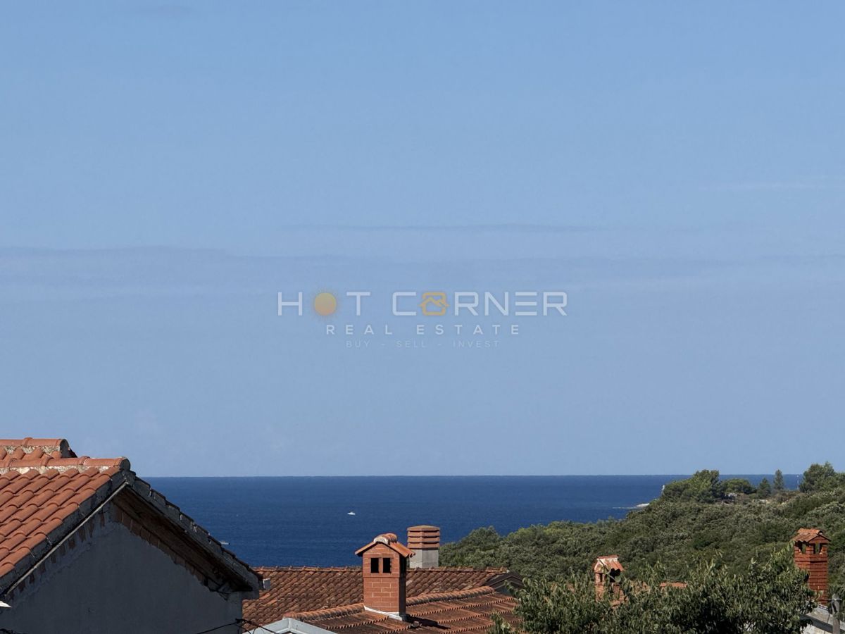 Štinjan, penthouse, 3 camere, ampia terrazza, vista mare, a 3 minuti in auto dalla spiaggia di Puntižela!