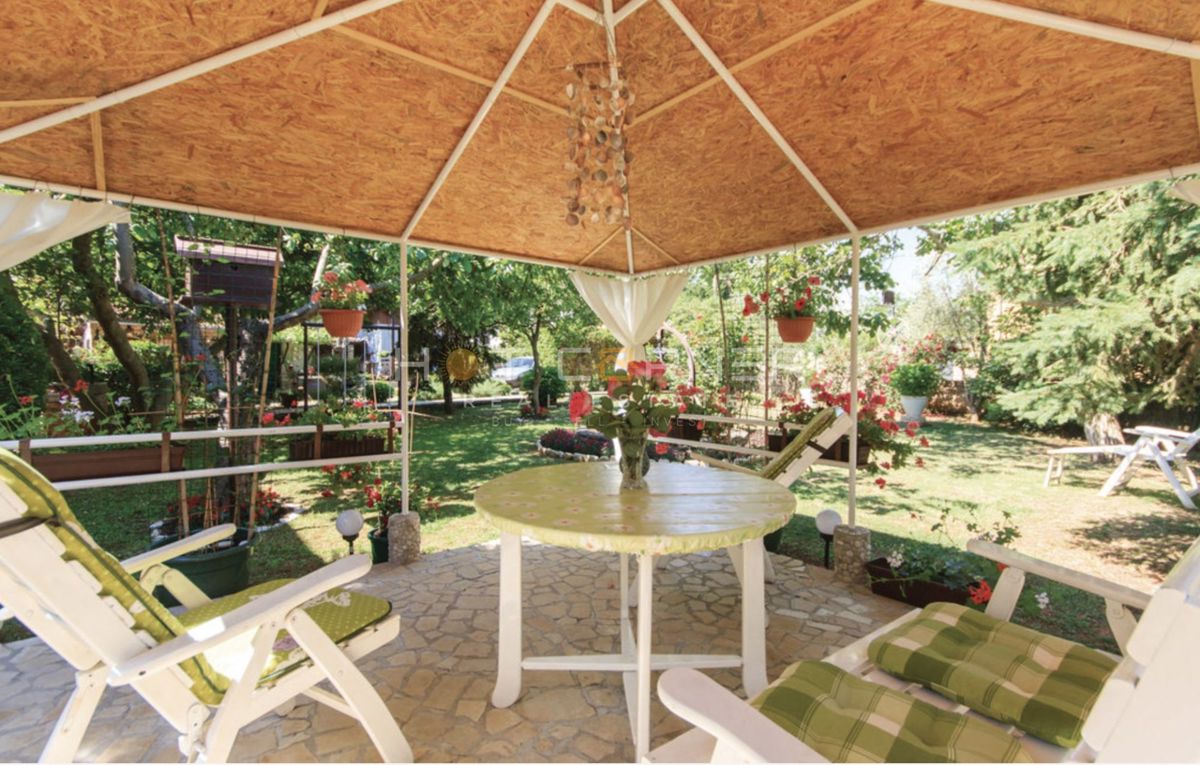 Affascinante Casa in Pietra, Šišan, 1500 m² di Giardino, Taverna Tradizionale