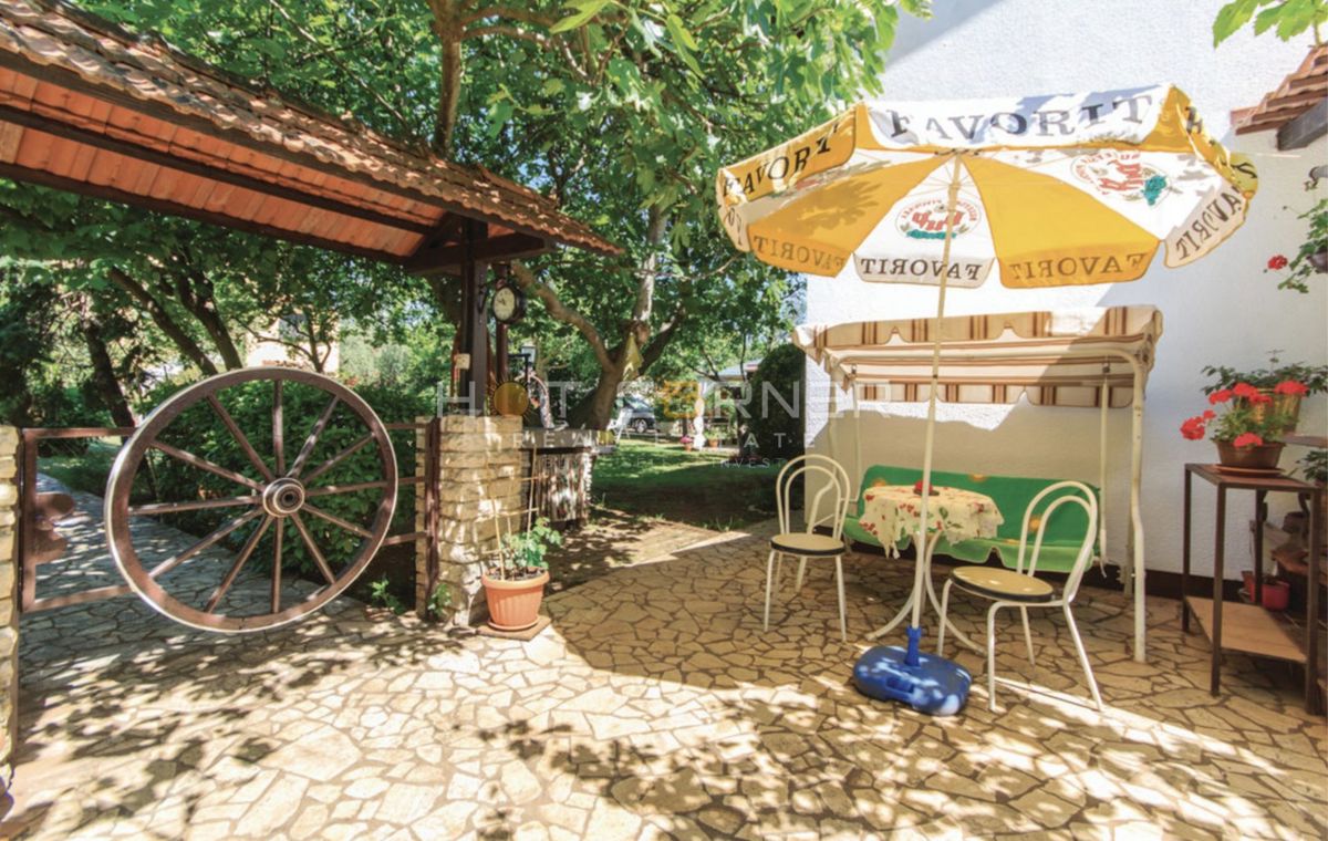 Affascinante Casa in Pietra, Šišan, 1500 m² di Giardino, Taverna Tradizionale