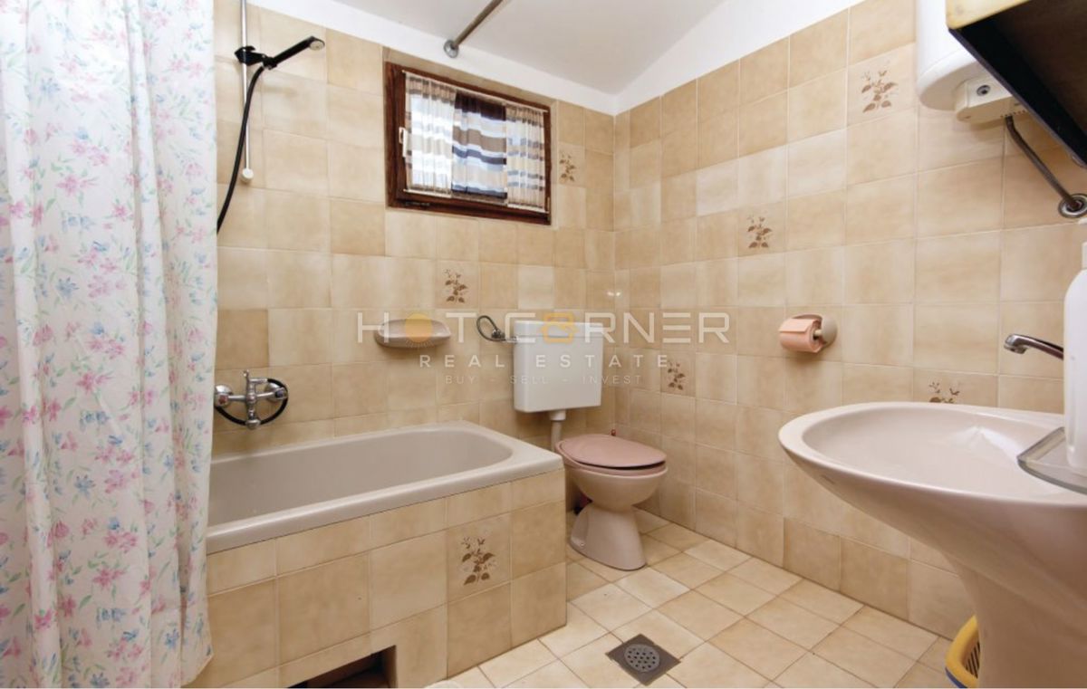 Affascinante Casa in Pietra, Šišan, 1500 m² di Giardino, Taverna Tradizionale