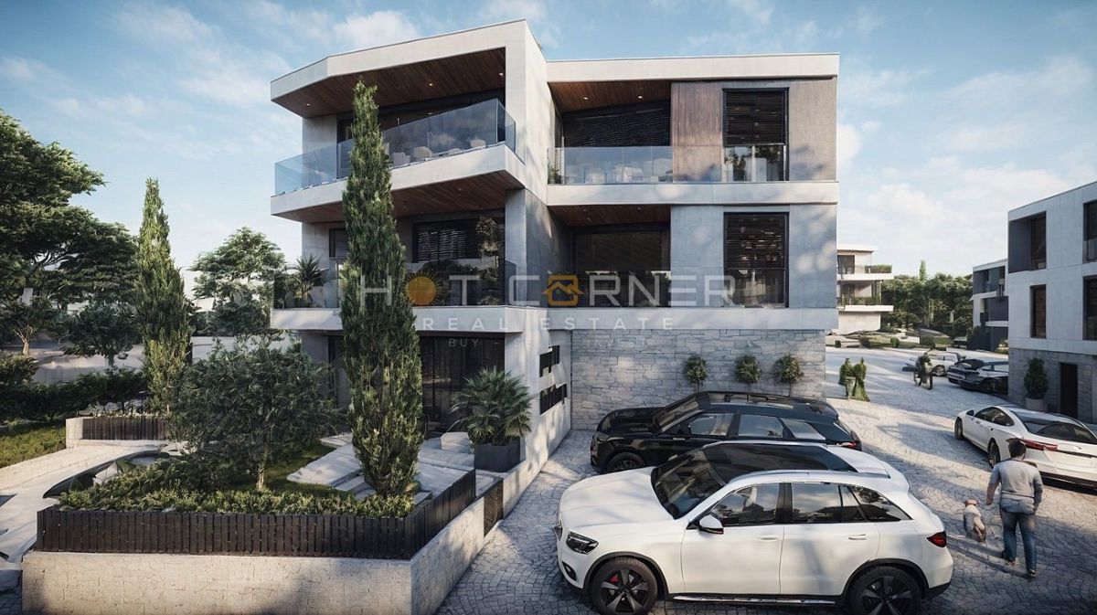 Penthouse moderno, 3 camere da letto, grande terrazza, vicino al mare!