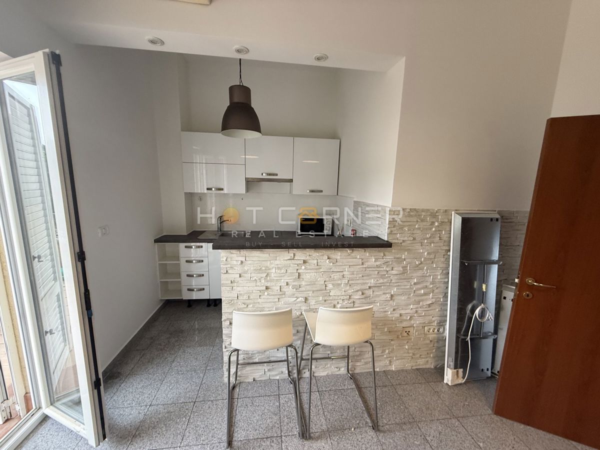 Pula, Veli Vrh, appartamento al piano terra, 1 camera da letto, ampia terrazza