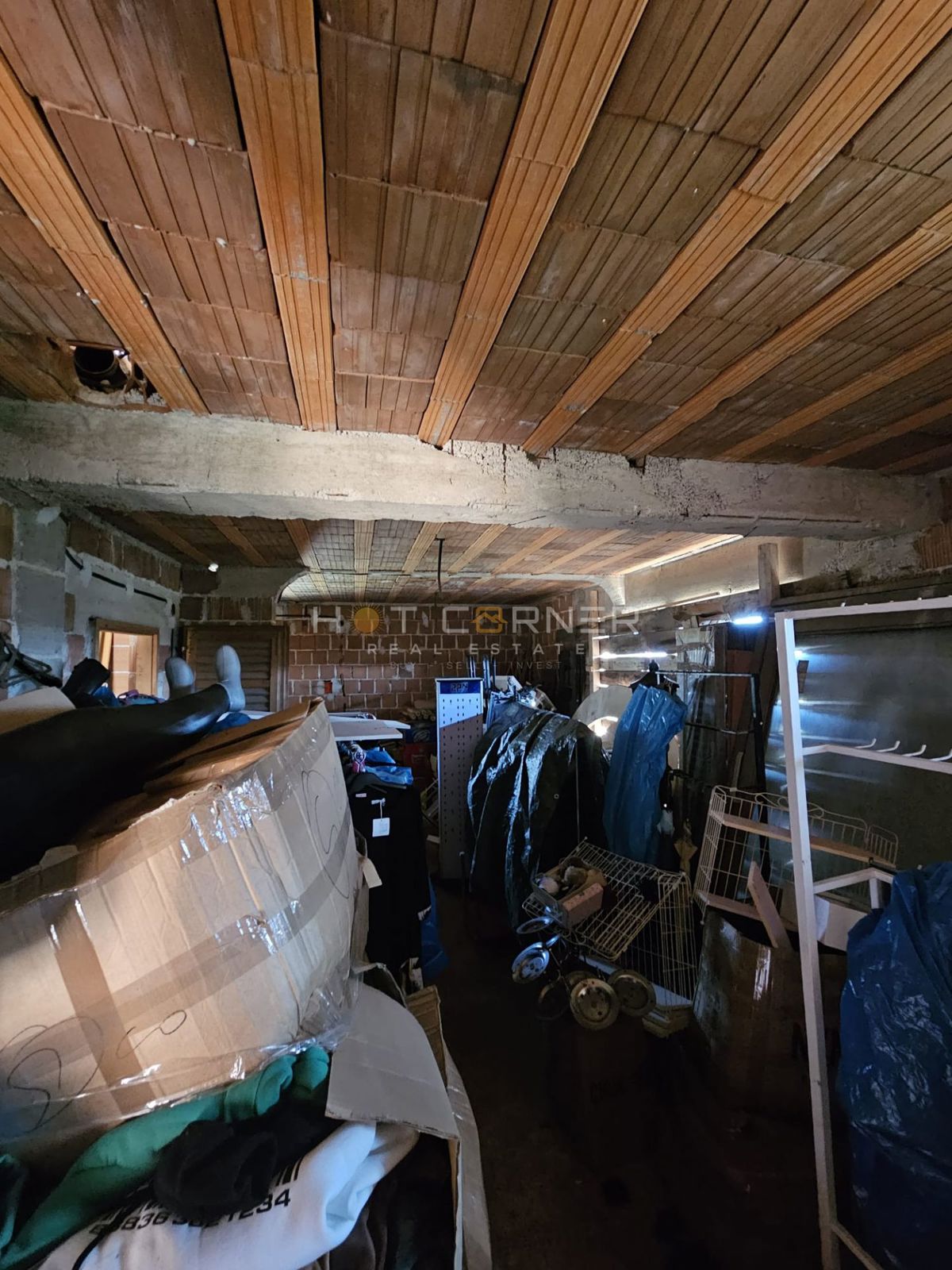 Grande Terreno Edificabile 4814 m² con Casa Roh-bau – Šišan, Ideale per 4-6 Lotti!