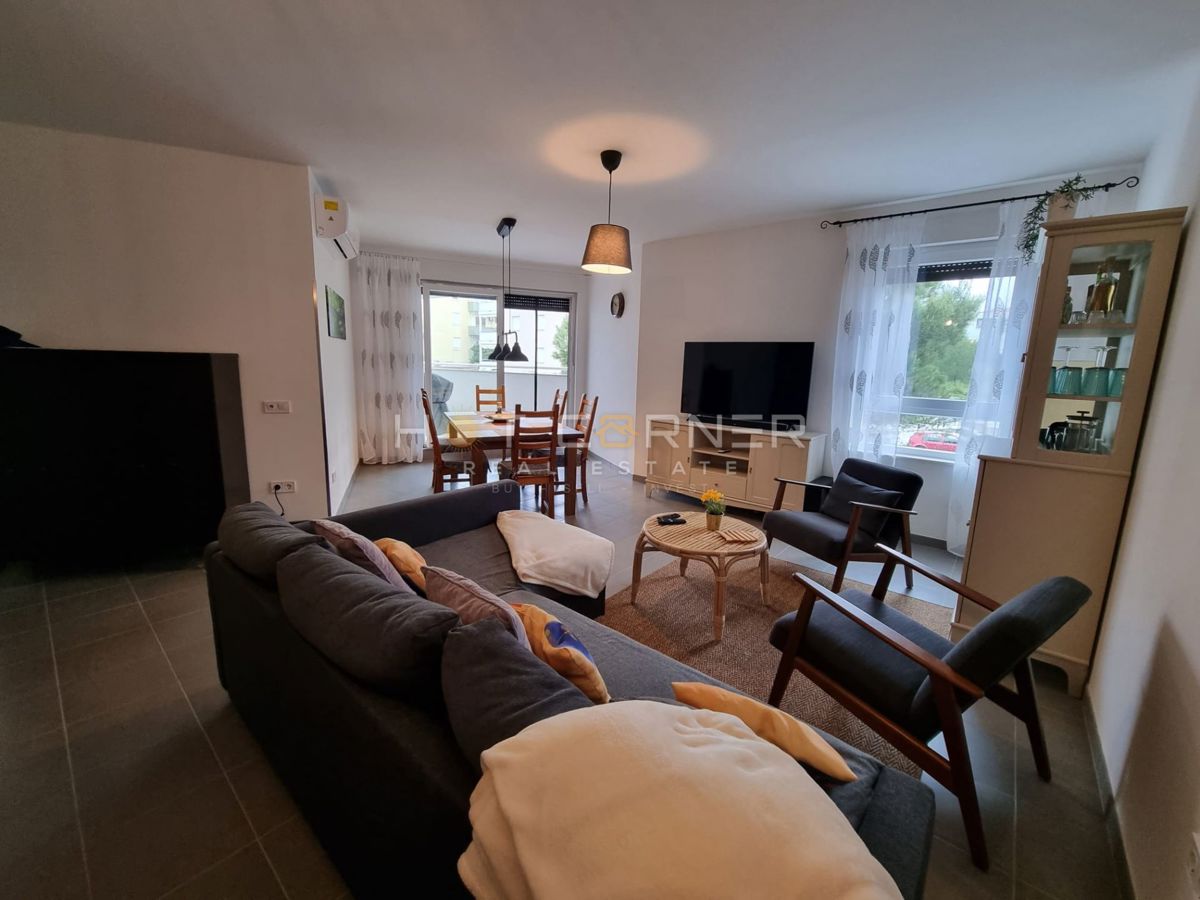 Premantura – Appartamento di lusso con terrazza sul tetto e vista panoramica sul mare, a 400 m dalla spiaggia