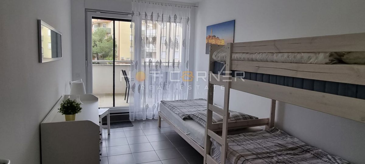 Premantura – Appartamento di lusso con terrazza sul tetto e vista panoramica sul mare, a 400 m dalla spiaggia