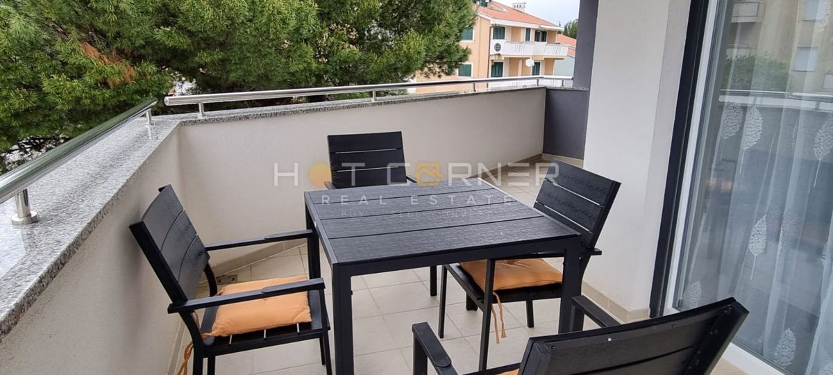 Premantura – Appartamento di lusso con terrazza sul tetto e vista panoramica sul mare, a 400 m dalla spiaggia