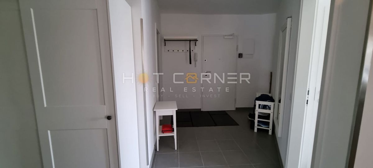 Premantura – Appartamento di lusso con terrazza sul tetto e vista panoramica sul mare, a 400 m dalla spiaggia