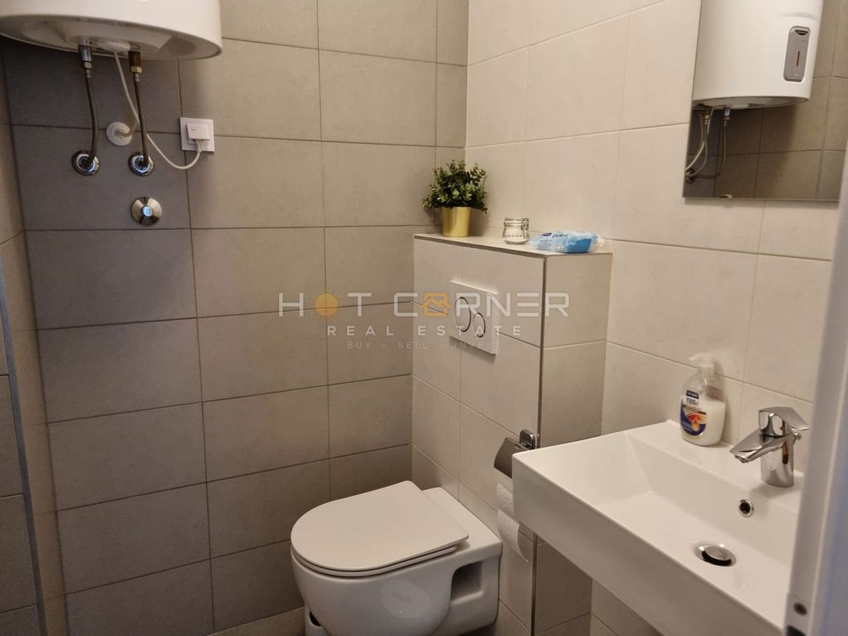 Premantura – Appartamento di lusso con terrazza sul tetto e vista panoramica sul mare, a 400 m dalla spiaggia