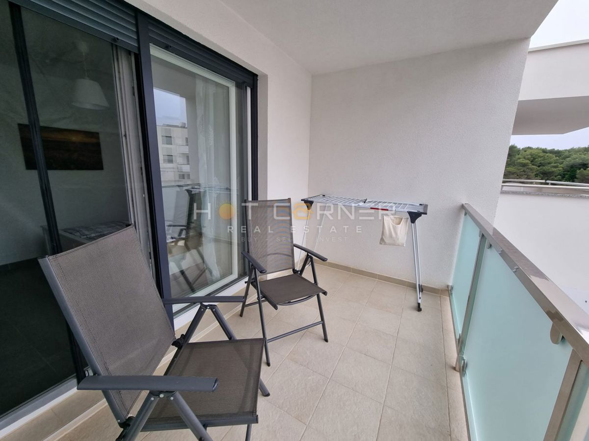 Premantura – Appartamento di lusso con terrazza sul tetto e vista panoramica sul mare, a 400 m dalla spiaggia