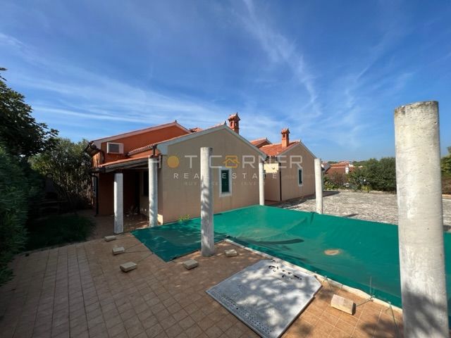 Banjole, 3 case con piscina, a 100 m dal mare