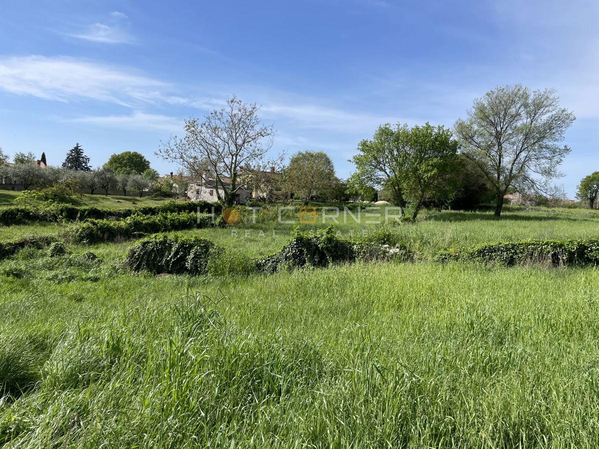 Terreno edificabile Tinjan, 605m2