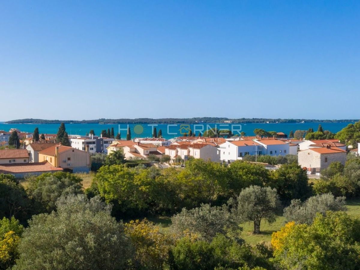 Fažana, terreno per la costruzione di una villa unifamiliare, vista mare, 500 m dalla spiaggia