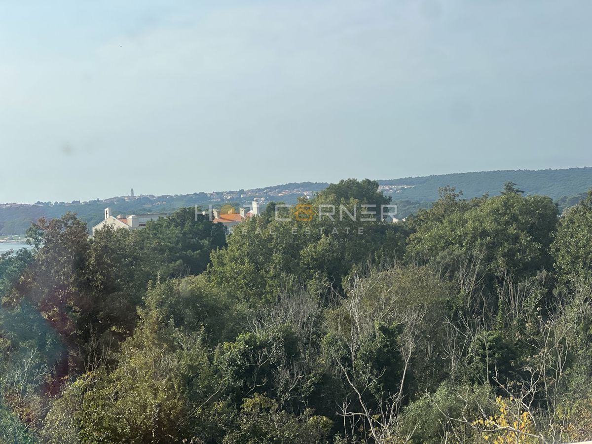 Medulin, 500 m dalla spiaggia, splendida nuova costruzione, 2 camere, vista mare, garage