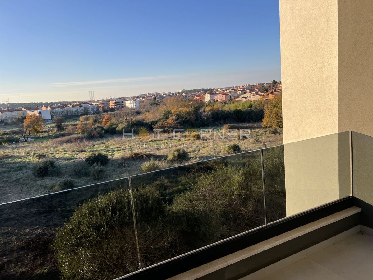 Pula, Valdebek, attico meraviglioso, 3 camere da letto, 2 terrazze