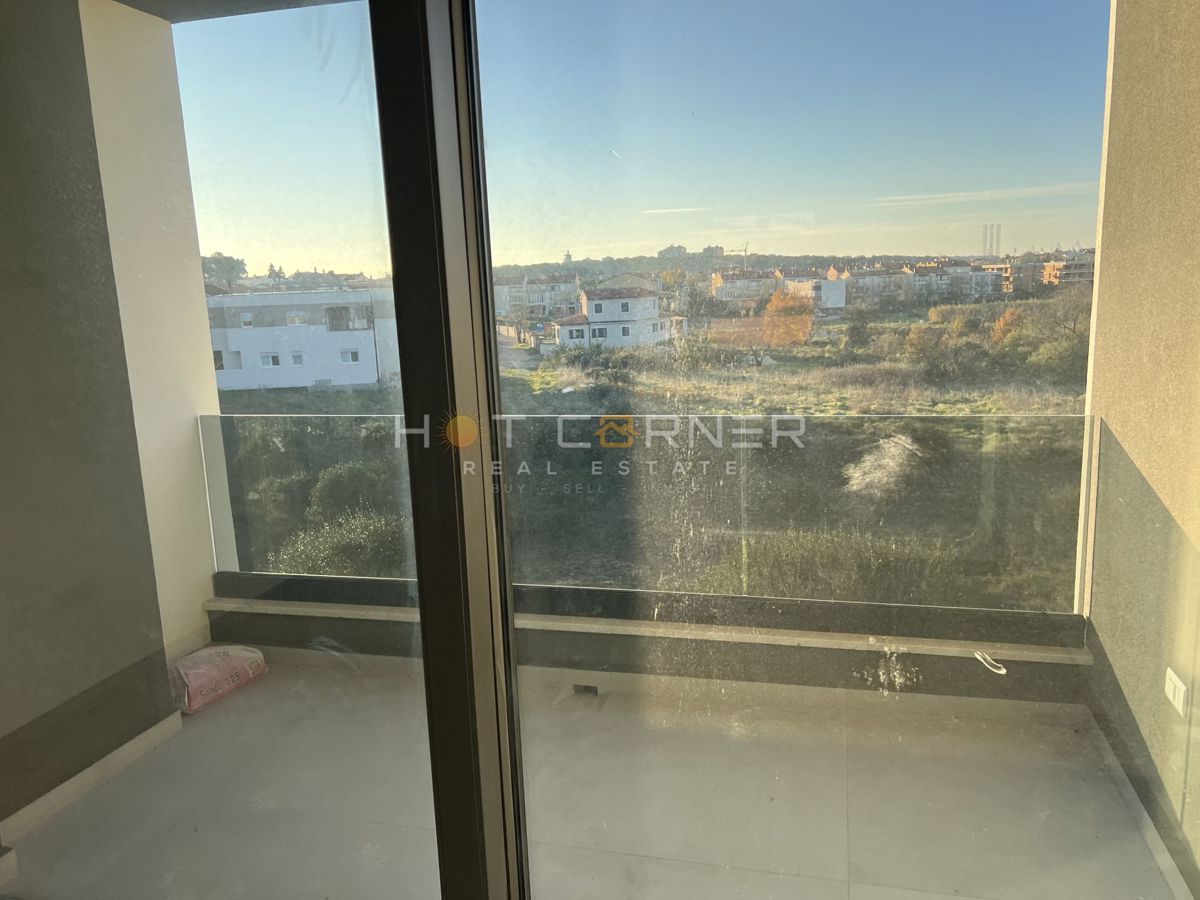 Pula, Valdebek, attico meraviglioso, 3 camere da letto, 2 terrazze