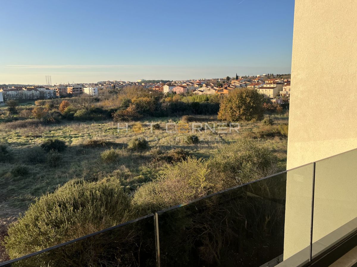 Pula, Valdebek, attico meraviglioso, 3 camere da letto, 2 terrazze