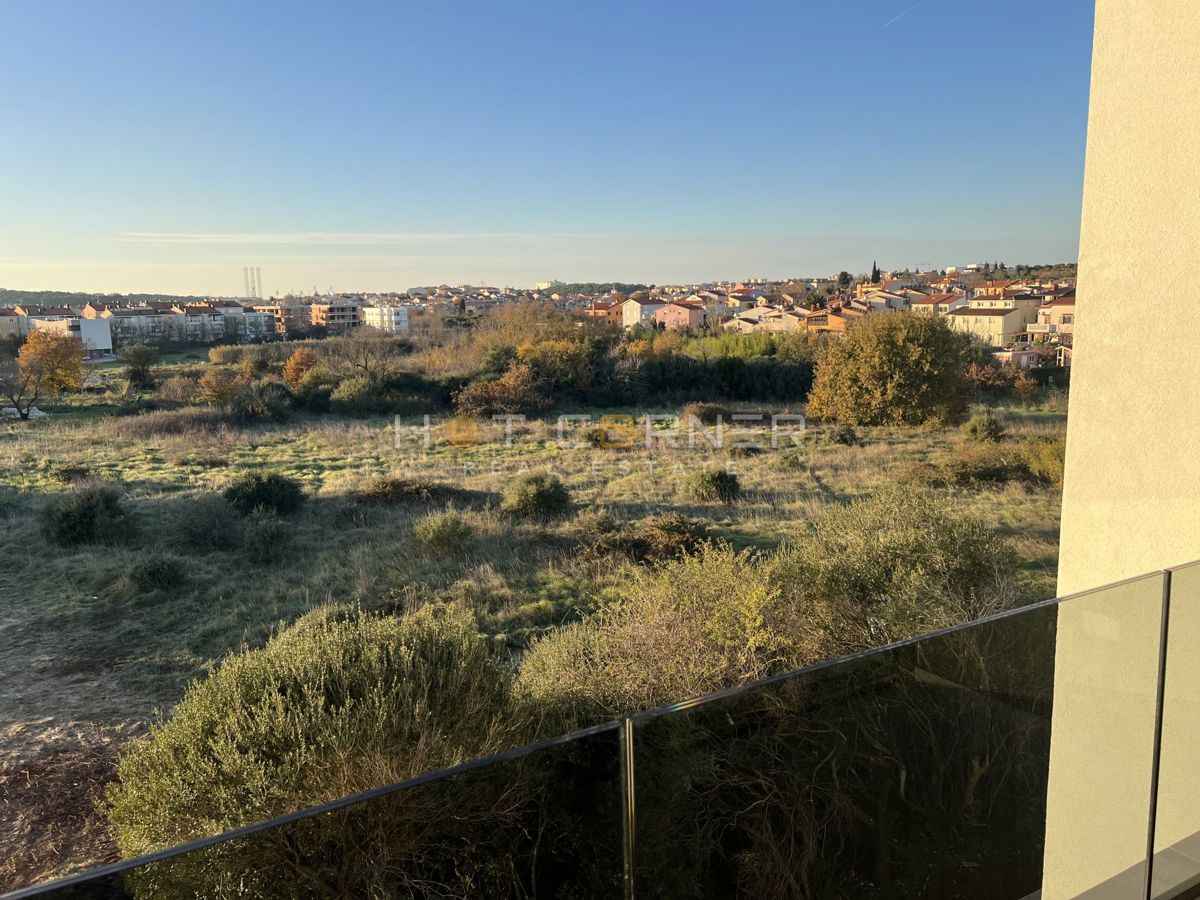 Pula, Valdebek, attico meraviglioso, 3 camere da letto, 2 terrazze