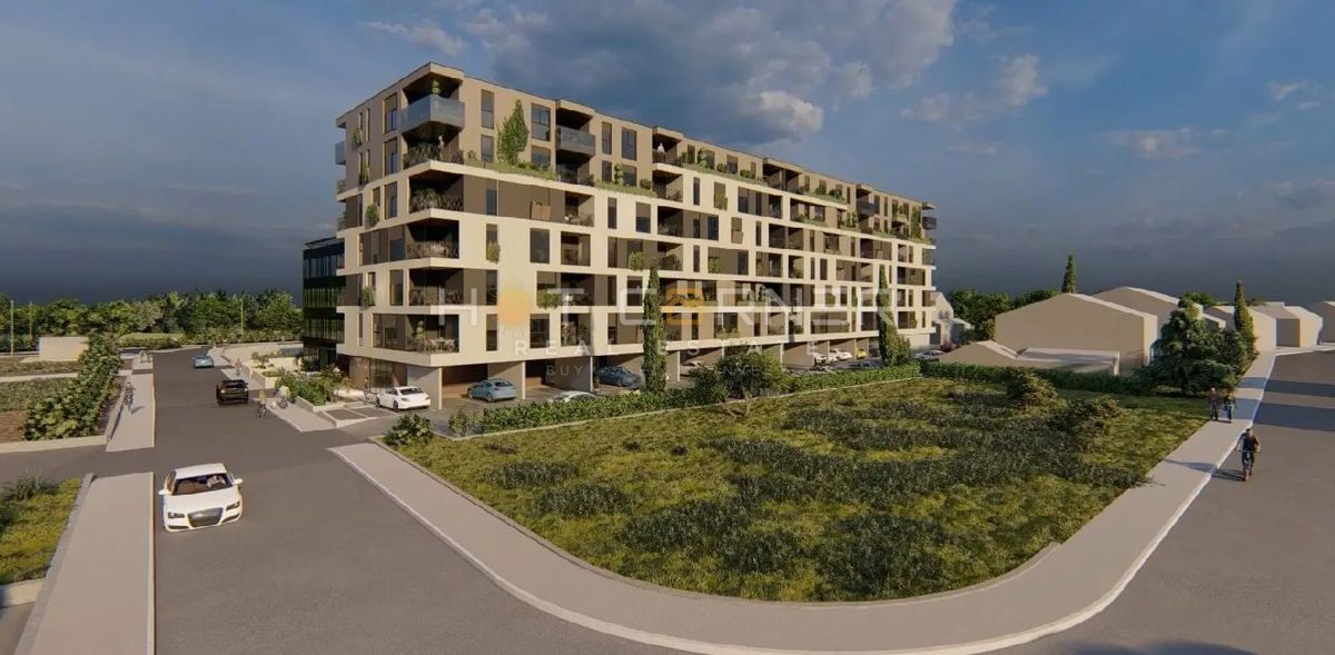 Pola, edificio di lusso, ascensore, 4° piano, splendida vista, 2 camere da letto, esposizione ovest