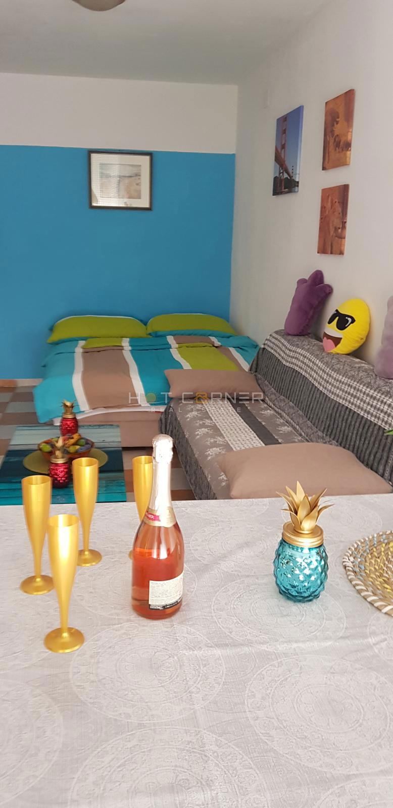 FASANA, POSIZIONE TOP, 200m DAL MARE, CASA CON 3 APPARTAMENTI