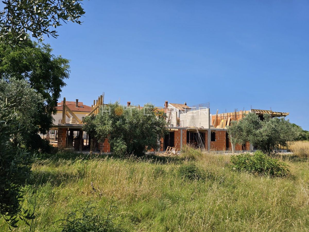 OFFERTA SPECIALE – SOLO 2939 €/m² Pompa di calore, vista mare, vicino al mare, Penthouse – un ottimo investimento o casa ideale!