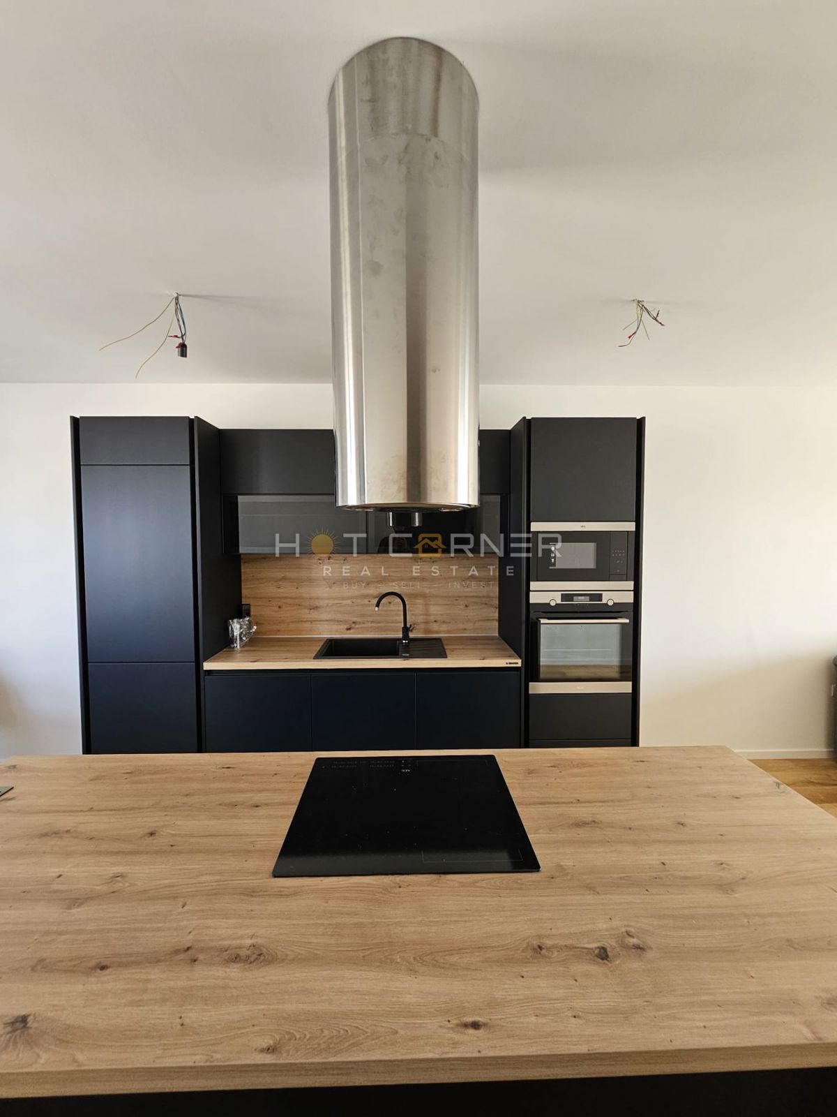 Appartamento penthouse moderno e luminoso a Valdebek – Pola