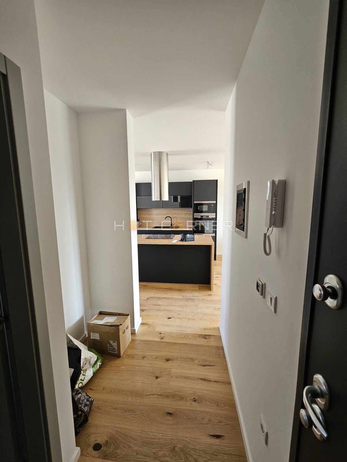 Appartamento penthouse moderno e luminoso a Valdebek – Pola