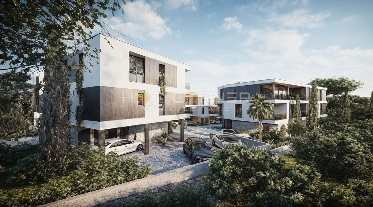 Pola, Veli Vrh, splendida posizione a 300 m dal mare, moderno appartamento al piano terra 2CC + giardino di 75 m²