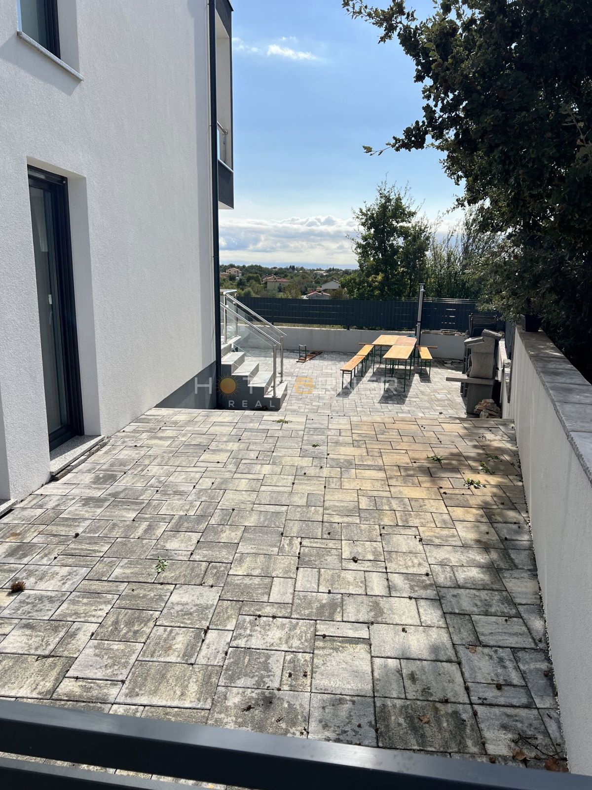 Rovigno dintorni, splendida metà moderna di bifamiliare, vista mare, piscina!