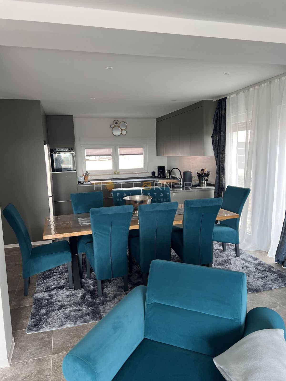 Rovigno dintorni, splendida metà moderna di bifamiliare, vista mare, piscina!