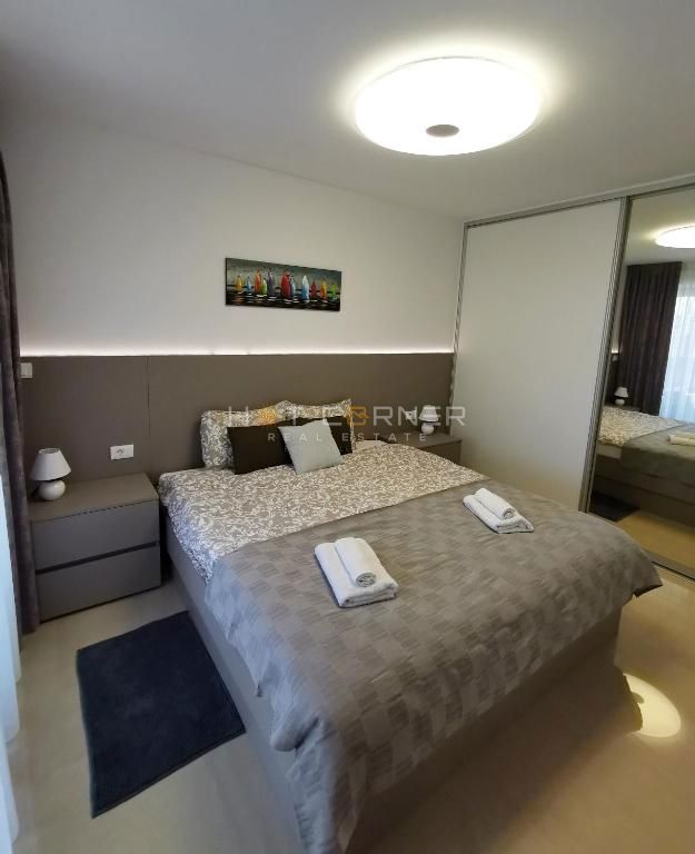 Banjole, direttamente sopra la spiaggia, penthouse di lusso, vista mare, piscina, ascensore