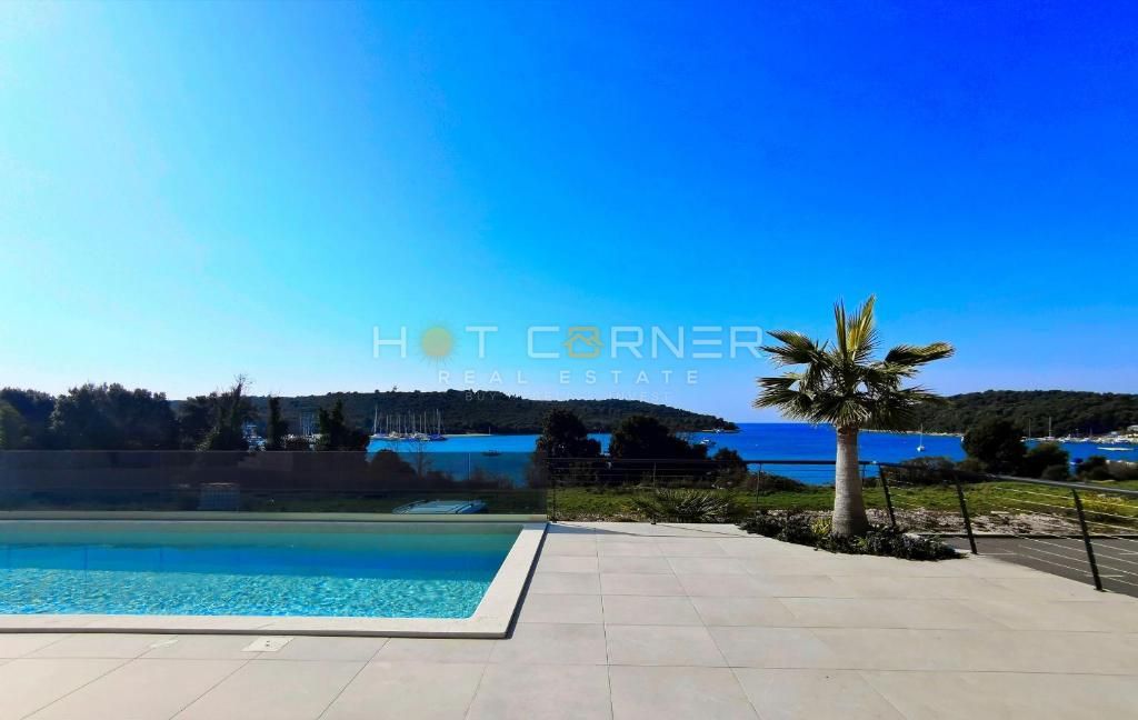 Banjole, direttamente sopra la spiaggia, penthouse di lusso, vista mare, piscina, ascensore