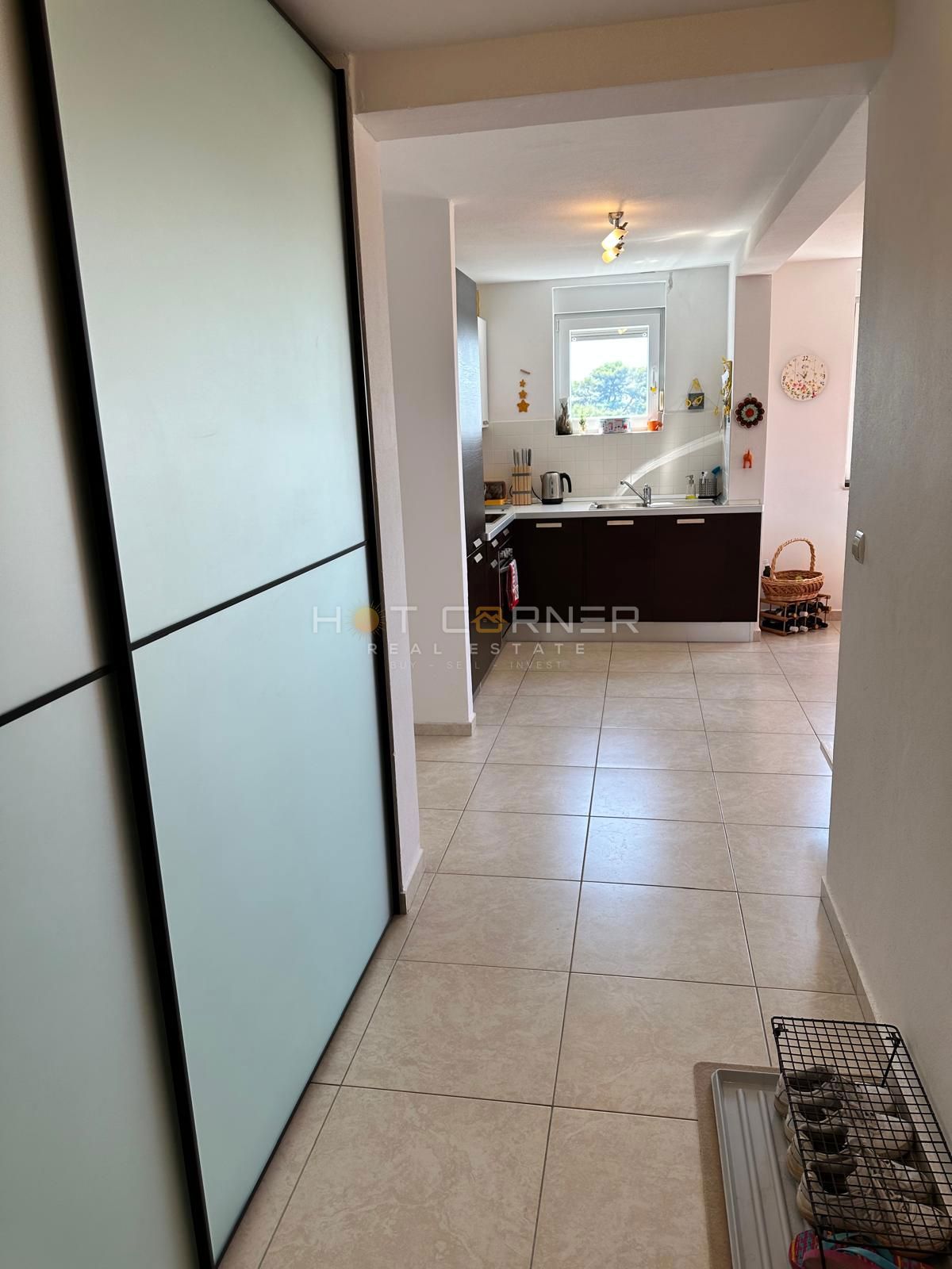 Peroj, opportunità, bell'appartamento, 3 camere da letto, vista mare.