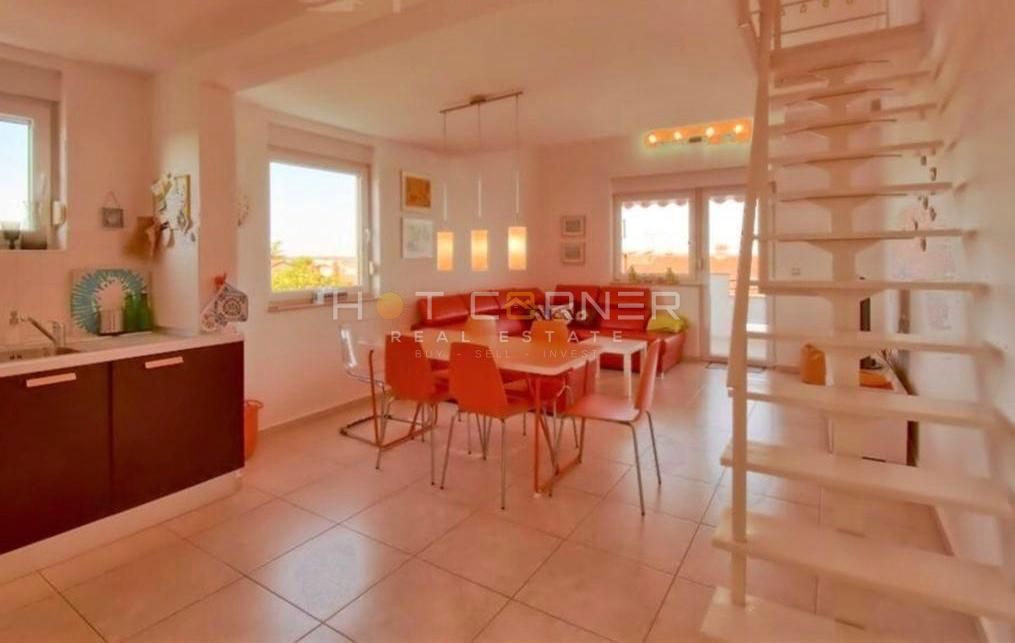 Peroj, opportunità, bell'appartamento, 3 camere da letto, vista mare.